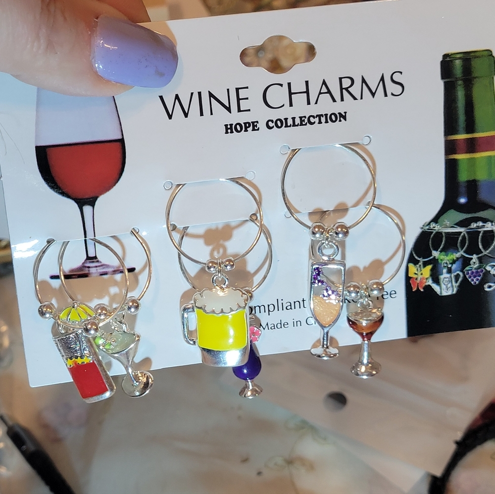 NIB Amazing Detail Coctails Theme Wine Charms Set - Hope Collection